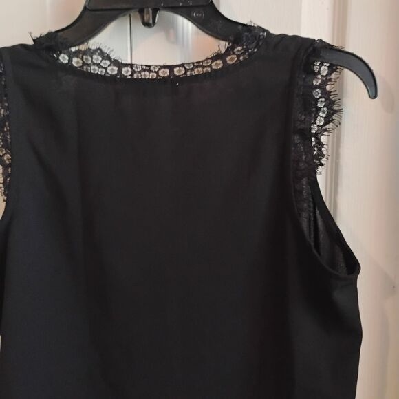 Elegant Black Lace Trim Tank Top - Picture 8 of 12